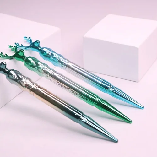 خط چشم فانتزی گوزنی برند HUDA BEAUTY